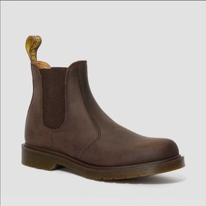 Dr. Martens 2976 Gaucho Crazy Horse Chelsea Boots